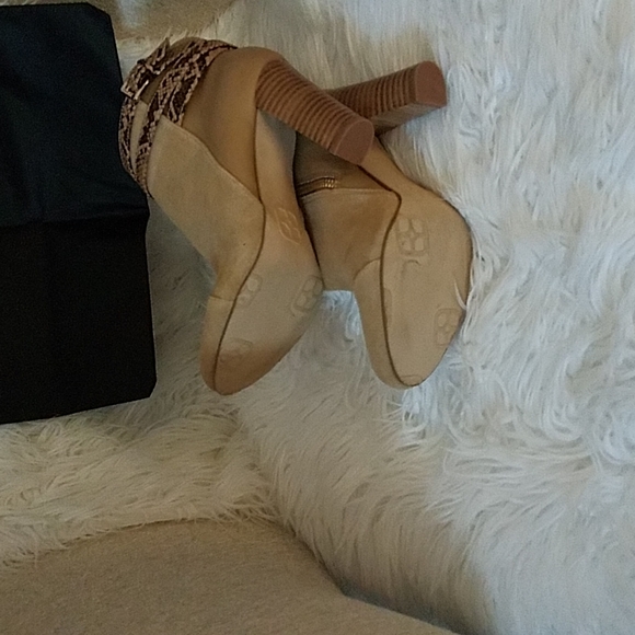 IMAN Boots w Snake Strap - Picture 3 of 4